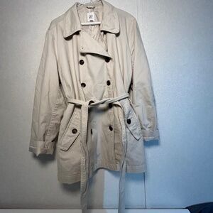 Vintage Gap Women’s beige/tan Double Breasted Trench Coat Size XLarge tie belt.